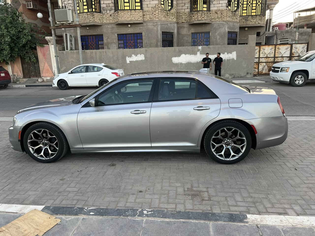 السلام عليكم
سيارة اوباما كرايسلر موصفات الs
السياره وارد كندي  كفاله ماعده قطعه وحده موضح بل صورة
السياره 
بصمة 
تشغيل عن بعد
قطعتين تبريد
شاشه
تحكم كشنات كهربائية
تبريد وتدفئة كشنات
سقف بانوراما
كامره خلفية
كامره خلفية
وبعد مواصفات الs معروفه
مكان السياره البصرة دور الصحة
السعر220 وقابل للتفاوض
الرقم***********
