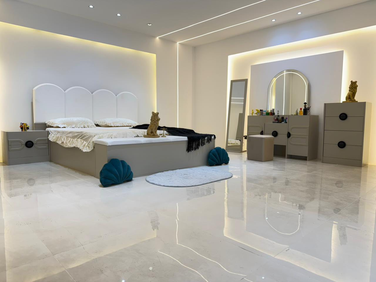 تم وصول
موديل مودرن
💸
*10 قطع*
برغي وجوي حديد✅
ظهر بلوك 8 ملم✅
سرير دبل جك✅
كنتور رفوف 
♦️كنتور 340 ملحق
♦️ميز تواليت 145 cm
♦️ كومدي عدد2, 60سم
♦️سرير200 سم*180سم
♦️مرايا قيافه
♦️شازلون 
♦️طابورية
♦️دراور
السعر مليون و ٦٢٥ الف دينار عراقي🇮🇶معمل اصلي 🏢  
 مع توصيل 🚚 وتركيب مجاناً ❗️❗️مجاناً ❗️❗️
للطلب من المتجر واتساب او مراسلت الصفحة📲
***********📲
