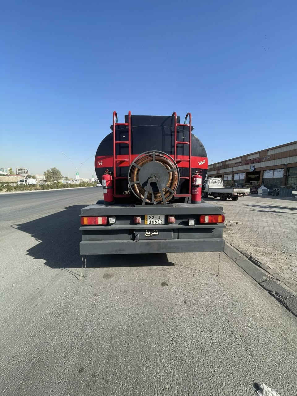 السلام عليكم
أسكانيا تانكر (٢٧٥$ 💵) ورقة 
شانصي بلاد طويل (٥ متر )✅
موديل : ٢٠٠٧ ( كفالة عامة)
محرك (٥ سلندر انجيكتر ) 
كير ( ٣*٣ عادي)
تانكي (١٠ الاف)
شهادة و تكيال و GPS كركوك
رقم و سنوية جديد تحويل مباشر
مكان اربيل 
***********     📞وتس اب
*********** 📞
