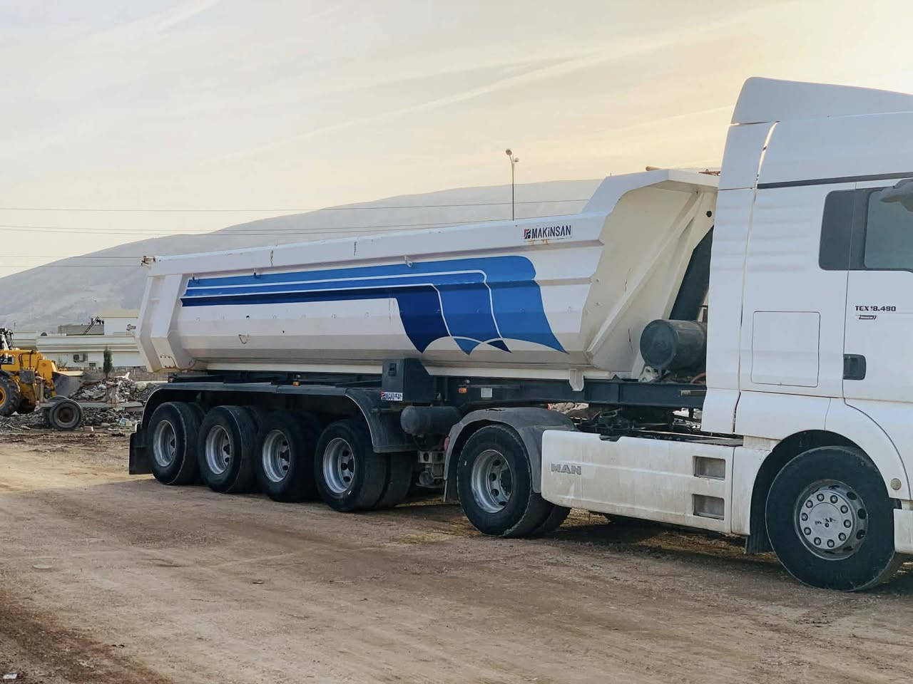 السلام عليكم 
راس عةربانة

مةكينة480
موديل راس 2012
موديل عةربانة2021 مةكنسيان 
سيارة جاهيز 
ثلاجة 
ريتايدةر
تخم تايةر جديدة
سعر530$

مكان سةيارة دةربةديخان
***********
