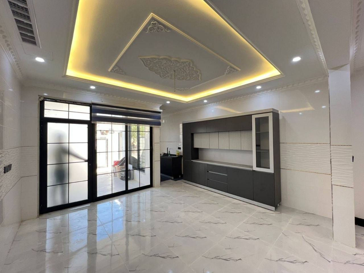 #عقارات_ابو_وسام 
🔸سند طابو يتسجل بإسم اي عراقي
📍أربيل-بيت للبيع حي بيركوت الجديده قرب شارع كورنيش 
 
➖مساحة 100M طابقين 
يتكون⤵️
➖3غرف نوم 
➖استقبال-صاله-مطبخ-مجموعه صحيات-كراج

📸 السعر والصورة متوفرة على قناتنا الرسمية في التليكرام 👇
🔗 https://t.me/Hassanabowissam
تابعنا الان وشوف احدث العقارات يوميا ع الصفحه الرسميه في فيسبوك
🔗https://www.facebook.com/share/1FHZ1d86H9/

📞 تواصل مباشر واتساب أو اتصال:
📱 ***********
📱 ***********

#عقارات_اربيل #شقق_للبيع_اربيل #بيو_لبيع_اربيل  #فلل_للبيع_اربيل #مجمعات_سكنية_اربيل
 #عقارات_كردستان  
#استثمار_عقاري_اربيل #عقارات_بغداد_سليمانية_اربيل  #عقارات_شمال_العراق  

⬅️ الأسعار والصور داخل القناة… لا تفوّت الفرصة

تابعنا الان وشوف احدث العقارات يوميا 🏘️
🔗https://t.me/Hassanabowissam

6 دفتر 25 ورقه أربيل, العراق
