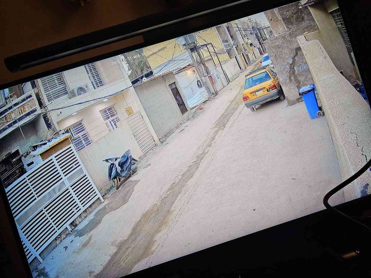 السلام عليكم كت كاميرات للبيع اسوار 5 ميكا ايبي فول كلر 4 فلاشات مع جهاز NVR مبرمج + ملحقاتهم كاملة وهاي لصور ب لنهار والليل + وصل ضمان من لوكالة مال اسوار سنة مدة لاستخدام ساعات فقط سبب البيع احتاج شي اقوى بعد للاستفسار ع لخاص او *********** وليريد ع لواتساب ادزله لصور اوصح من دقة لفيس
