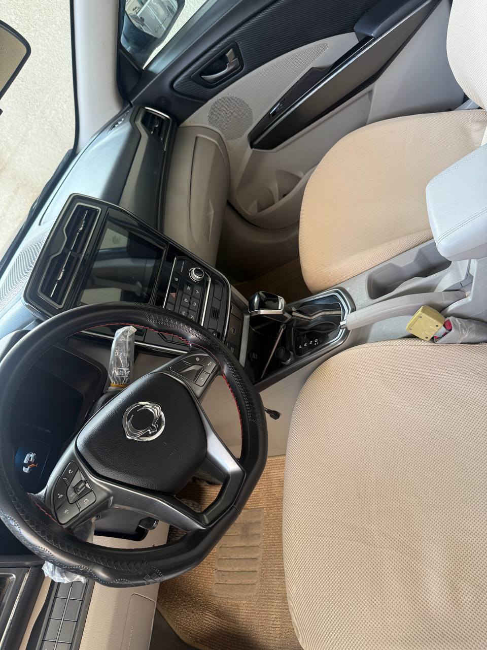 للبيع سيارة سانك يونك 2022 🚗
• الموديل: 2022
• الحالة: نظيفة جداً، استعمال خفيف
• المواصفات: اقتصادية، مريحة، مناسبة للعائلة والسفر كفاله ماشيه 63 سيبر ما نازل 
• السعر: 120 قابل للتفاوض للجادين فقط
• الموقع: البصرة

📞 للتواصل: [***********]
