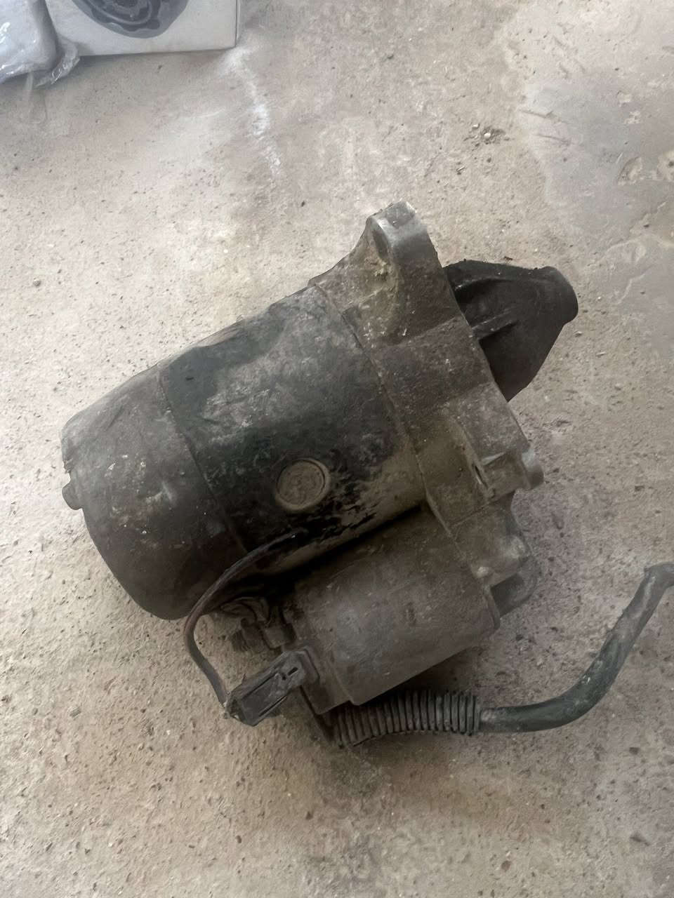 غراض مازدا 626 كلهم شرط الشغل عندي ظفيره وعقل هم قيم بما يرضي الله واخذ ***********
