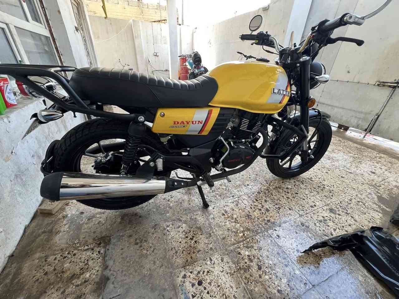 دايوان لاتيه للبيع
مديل 2025 
صفر كيلومتر 
ممشايه
رقم أربيل 
موضح تفاصيل الدراجة 
السعر 2700 مليونين و700 
***********
مكان الدراجة بعقوبة حي المهندسين
