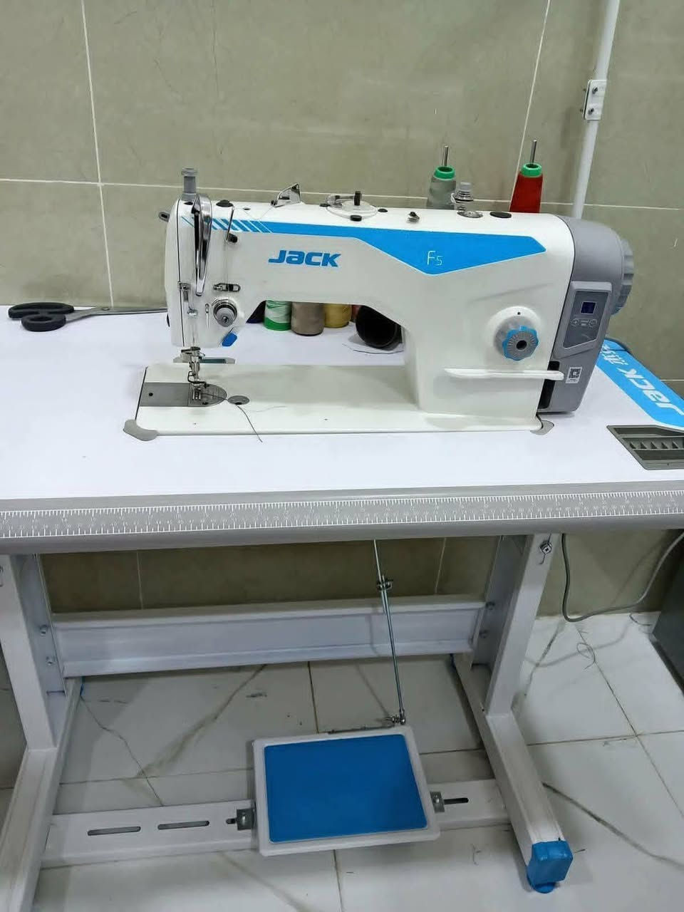 السلام عليكم عندي مكينة خياطة للبيع+مبردة استعمال قليل ونضيفات نسبة النظافة ٩٥ بالمية المكان بغداد المهدية الثانيه مقابل جامع التقوى
السعر على الخاص للاستفسار الاتصال على الرقم ***********
