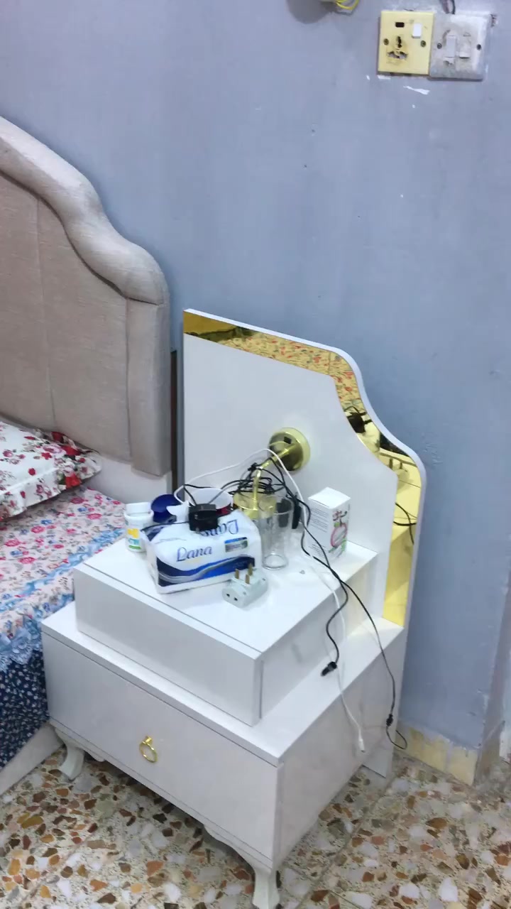 غرفة تركية للبيع استعمال سنة واحدة فقط بعده جديدة 9 قطع 
السعر 600 الف 
***********
مكاني بغداد
