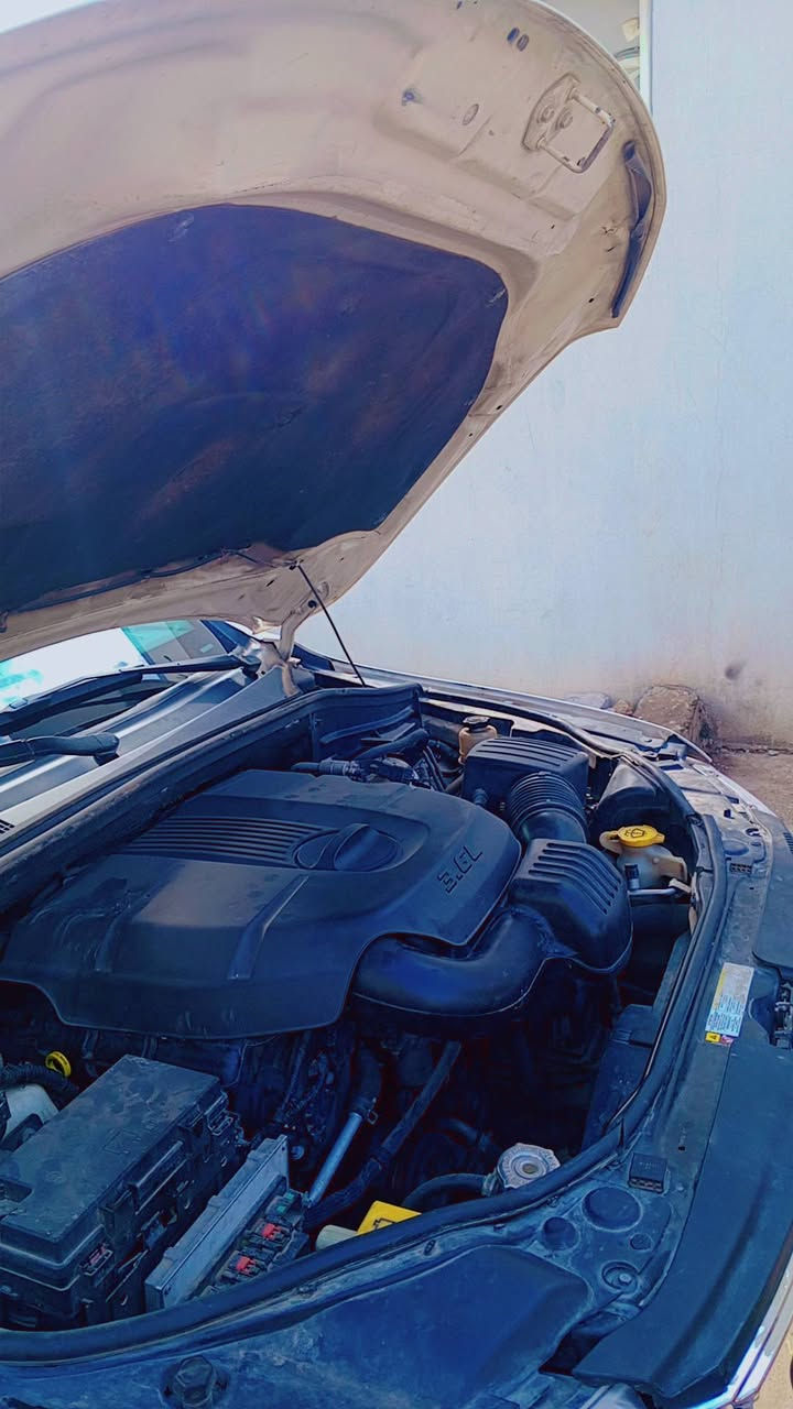 السلام عليكم جيب لاريدو 2011 رقم سليمانية
شرط التحويل 
كل عيب مابي  

 وارد كندي 
السعر 150$ بيه مجال   ***********
الموصفات فول ما عده ا بالوراما 
بيها مكانات خفيفه صبغ 
العنوان كركوك
