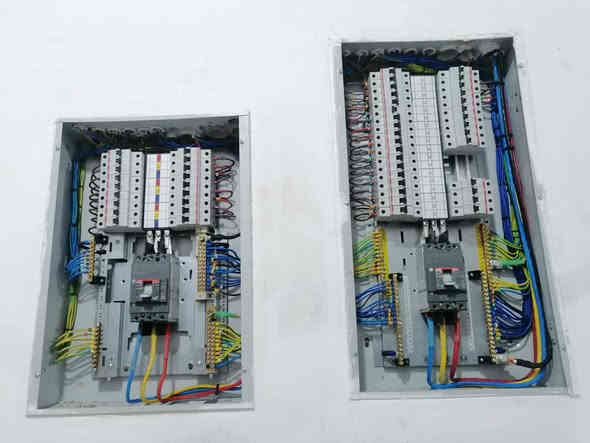 فني كهرباء 
The Axis of the Universe is Electricity 
الاعمال: 
✔️
✅ATS بوردات سيطرة 
✅ صيانة منازل. 
✅ تأسیس کهرباء 
✅ وكل متعلقات الكهرباء.  
✅ ربط سخان مي و کهرباء. 
الى اخ...
✅منضومة كامرات
✅منضومة انترنت
✅منضومة حريق
✅سستم سماعات 
✅شبكة داخلية 
✅Nurse call
✅UPS

للطلب والاستفسار:-
*********** واتساب
الكهربائي ابو محمد
