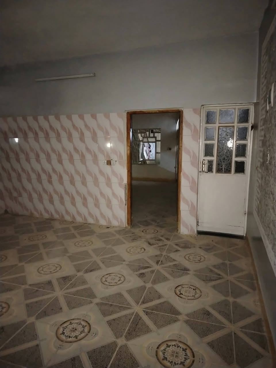 دار للايجار طابقين
مساحه 100م يحتوي على غرفتين نوم مع هول واستقبال ومطبخ وصحيات وكراج سياره كركوك أسرى والمفقودين قرب صيدليه تولين على شارع ٢٠ سعر 250الف للتواصل
*********** علي
*********** ابو مصطفى يايجلي
