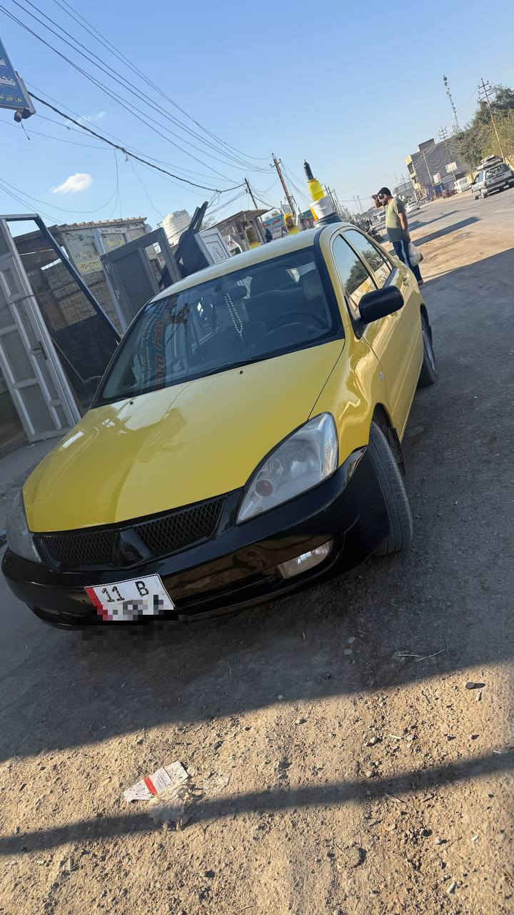 السلام عليكم 
لانسر 2010 بأسمي 
محرك 2000 
كير عادي 
ماشية ٣٥٠.٠٠٠كم تقريباً
مصفرة هيئة
مصبوغة عام 
مبدل بنيد 
سيارة تاخذها كبل تشتغل بيها ع باب الله 
العنوان الدورة 
***********
