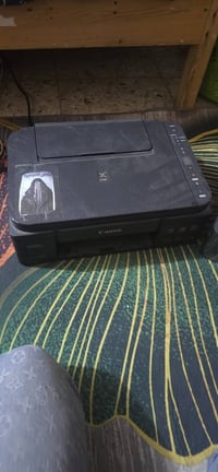 طابعات اثنين للبيع استخدام كم شهر ومتروكات صارلهن 4 اشهر تقريبا ابيعهن...