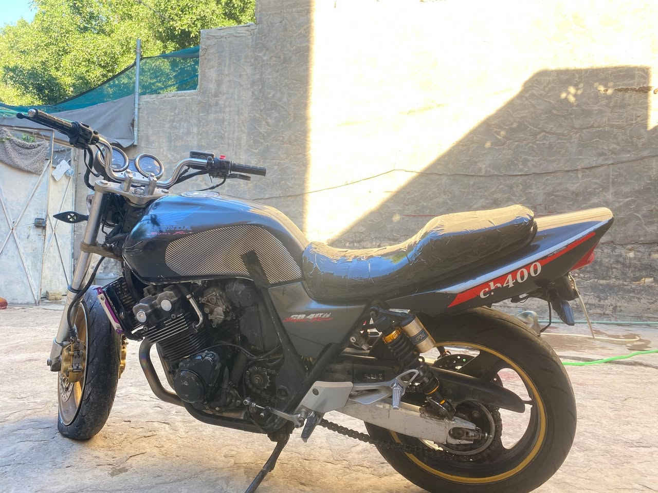 السلام عليكم سيبي فور جيل ثاني 16ولف الدراجه متروكه  مكينه مامفتوحه ومابيه أي نقص فقط كابريتر شده ترجع بلاد شغل وروح مكاني كربلاء حي رمضان السعر مليون 150 وبيه مجال بصيط اتصل عالرقم ***********
