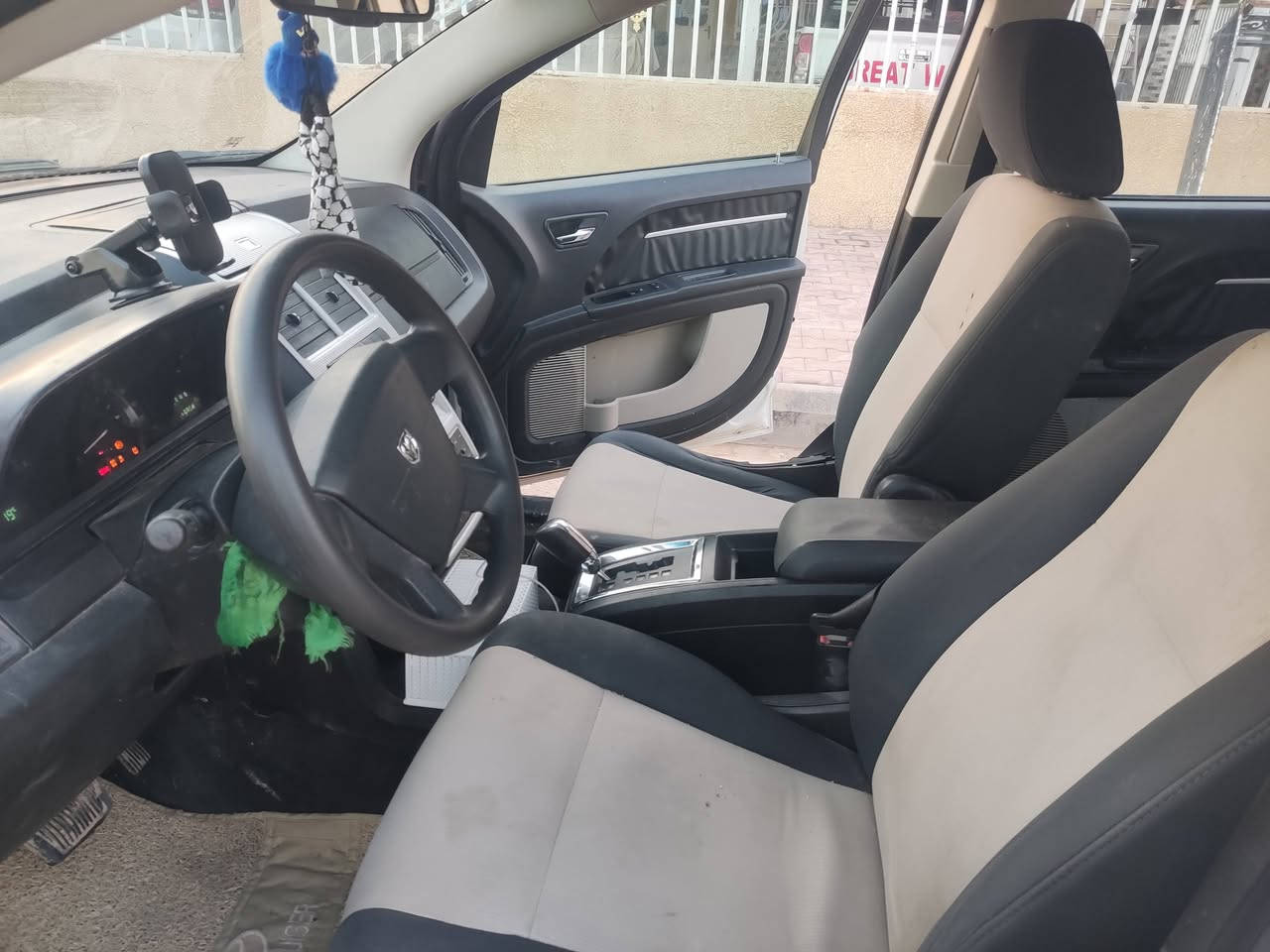 سونار بالمنشور والجاملق اليسره بي بارد وره ماسويت سونار طخت دراجه جورني 2009 6 سلندر  محرك كير حداديه مكفول تبريد تدفئه باتري جديد السياره جاهزه وبسمي سنويه رقم بغداد دولي المكان كوت مركز المدينه السعر 115 ***********/***********
