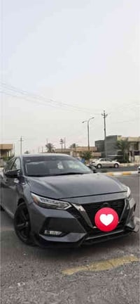 نيسان سنترا فئة SR مكينة 2000 السيارة تجي أعلى مواصفات وشكل رياضي  الس...