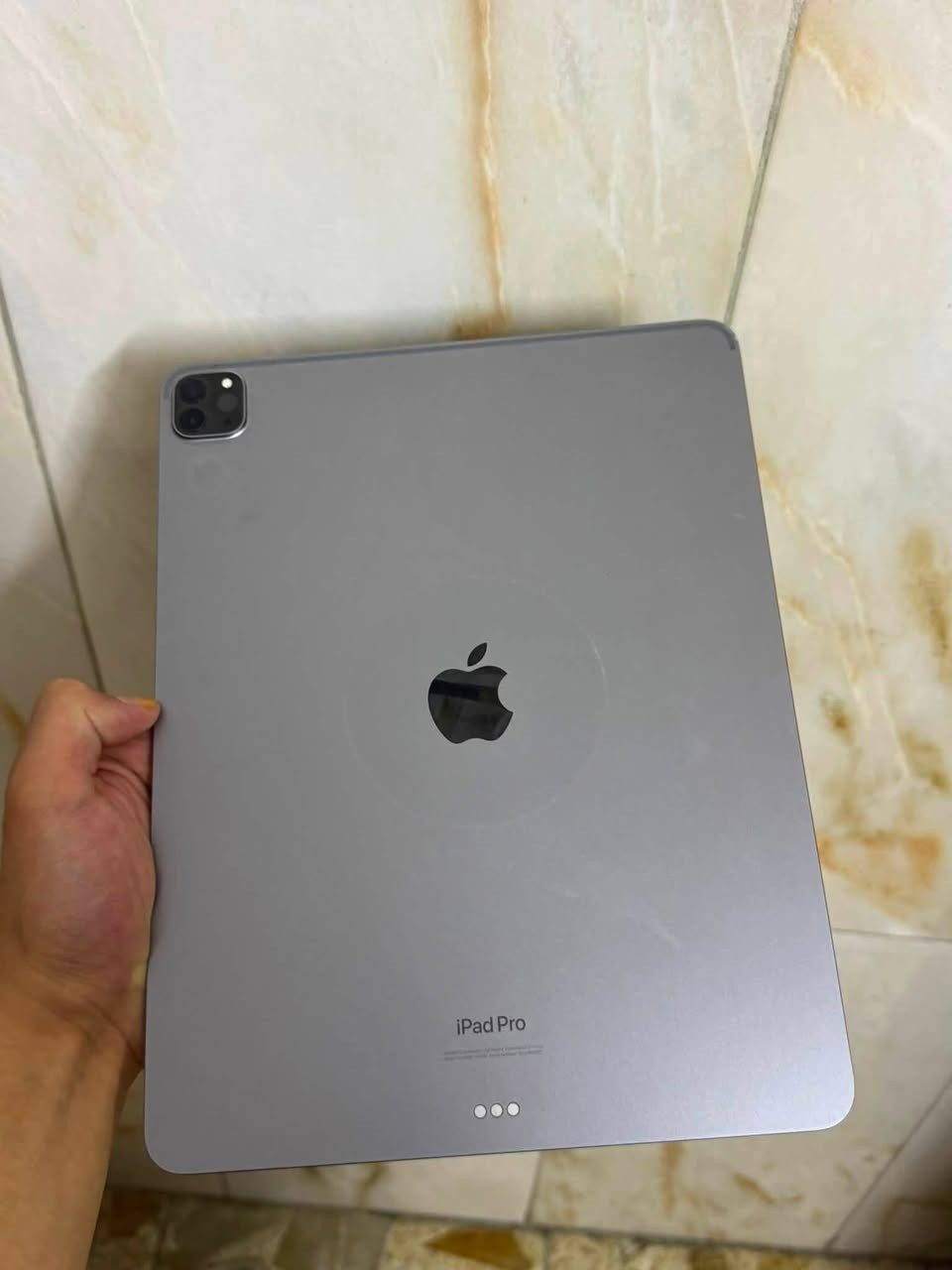ايباد معالج m2 يشغل 120 فريم بي طخات مثل ماموضح بصور السعر 600 وبي مجال 
السفسار اكثر اتصل ***********
