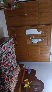 غرفه للبيع • نضيفه • بدون اثاث