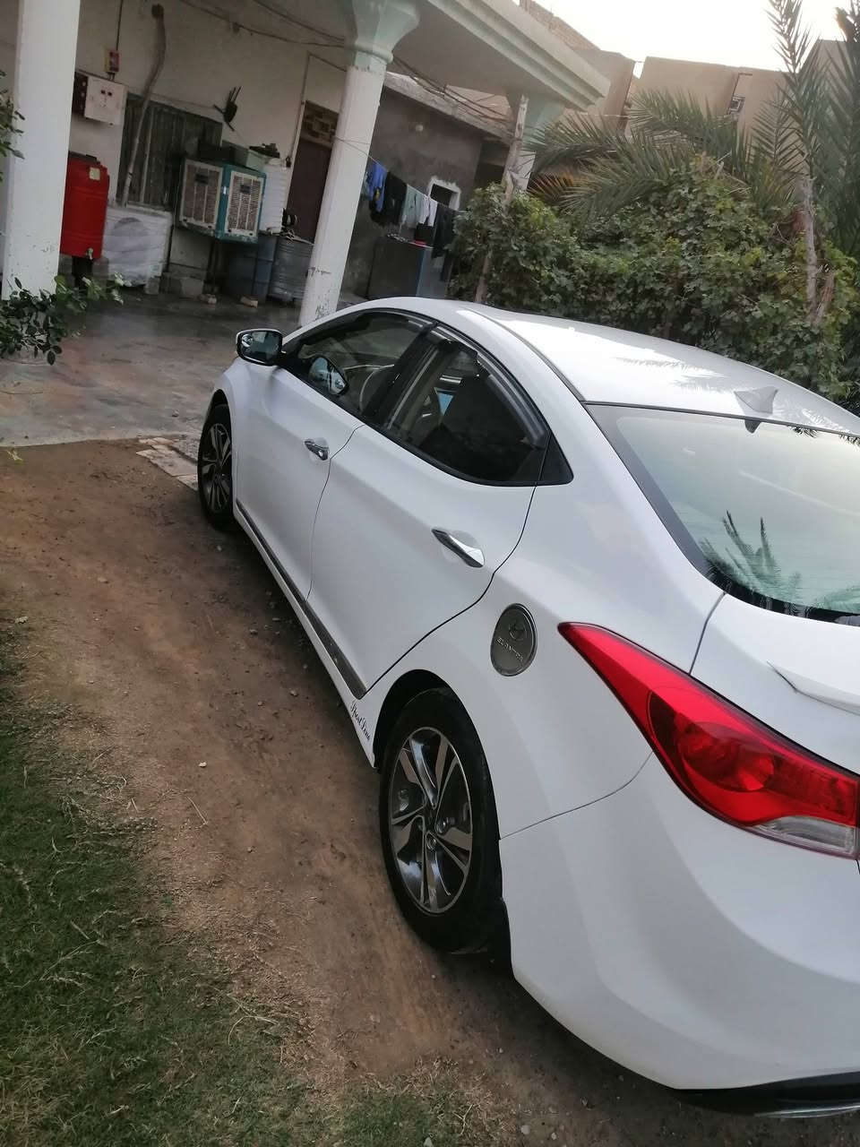 النترا موديل 2014 خليجيه رقم ديالى بسمي
السياره مانقصها اي شي كامله من الصدر والحداديه  تخم تايرات كلشي مانقصها 
بيها باب السايق مصبوغ وربع من جامرولخات بيهن مصبوغات السونر موجود وياه الصور
السعر 110$
رقم التلفون ***********
