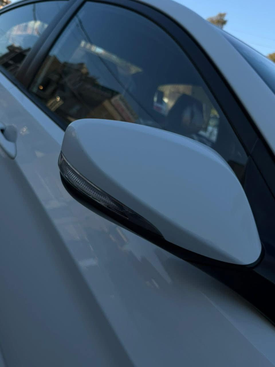 اكسنت مديل 2014
خليجي فول موصفات 
تحكمات استيرن
فتحت سقف
محرك 1600
شاشه كبيره 
كأمره دوران 
رقم قادسيه 
حداديه جديده 
تخم تايرات جدد 
كفاله فقط
بيه بارد باب صدر 
وصبغ دوسه 
مكان السياره الدوانيه
***********
