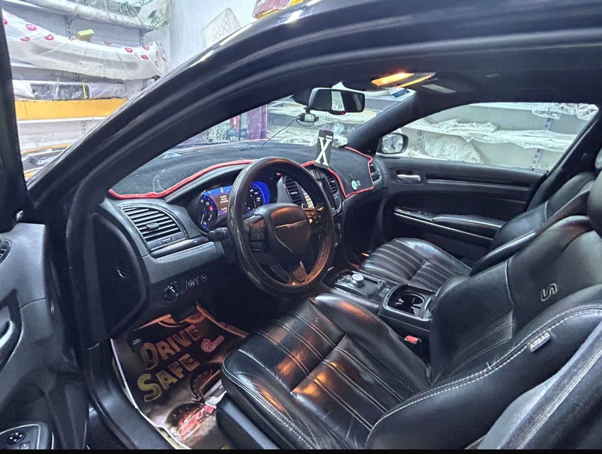 اوباما 2019 مرمز 2022 .S300
(مفحوصه بقرار 102 )
السيارة جاهزه من كل النواحي تخم تاير . تبريد . باتري جديد. مواصفات S بدون فتحه كشنات جلد مع تحكم كهرباء  شاشه كبيرة مع نظام GPS مكينه وكير وحداديه كلها جاهزه (حادثها جاملغ وبنيد ومبدلات نفس اللون والباقي كفاله من الشخط ورصعه وكلشي السيارة جديدة كلش ) 
مكان السيارة البصره 
السعر ١٩٦ وقابل لتفاوض 
***********
