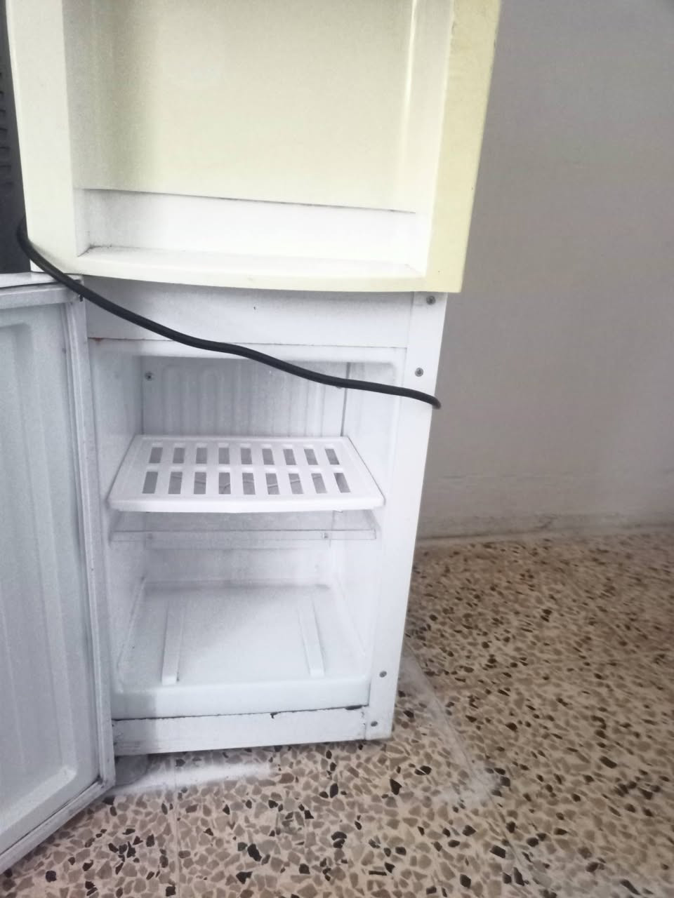 براد ماي حار وبارد وفريز وضع شركه السعر 50 بي مجال قليل شرط الفحص


**إذا كنت صاحب هذا الإعلان وتريد حذفه لأي سبب، رجاءا أرسل رسالة إلى الدعم الفني**