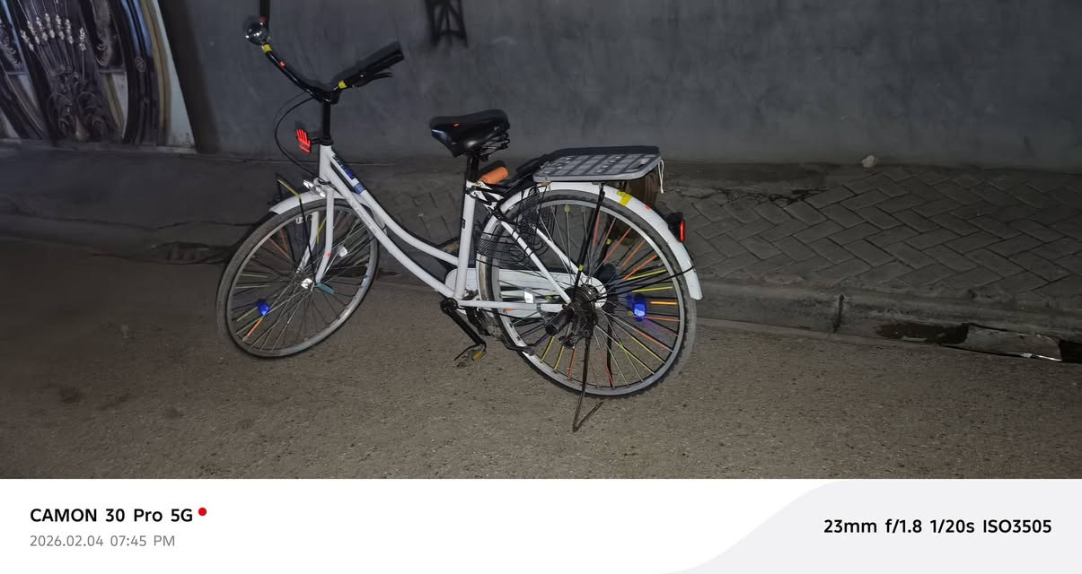 السلام عليكم هاذ البايسكل للبيع شركه AT ياباني مختم كامل مستعمل السعر ويا الغراض 120 وبدون غراض 100 وبي مجال قليل حك الجيه المكان بغداد حي النصر قرب جامع المظفر والشراي يتواصل خاص عل ماسنجر


**إذا كنت صاحب هذا الإعلان وتريد حذفه لأي سبب، رجاءا أرسل رسالة إلى الدعم الفني**