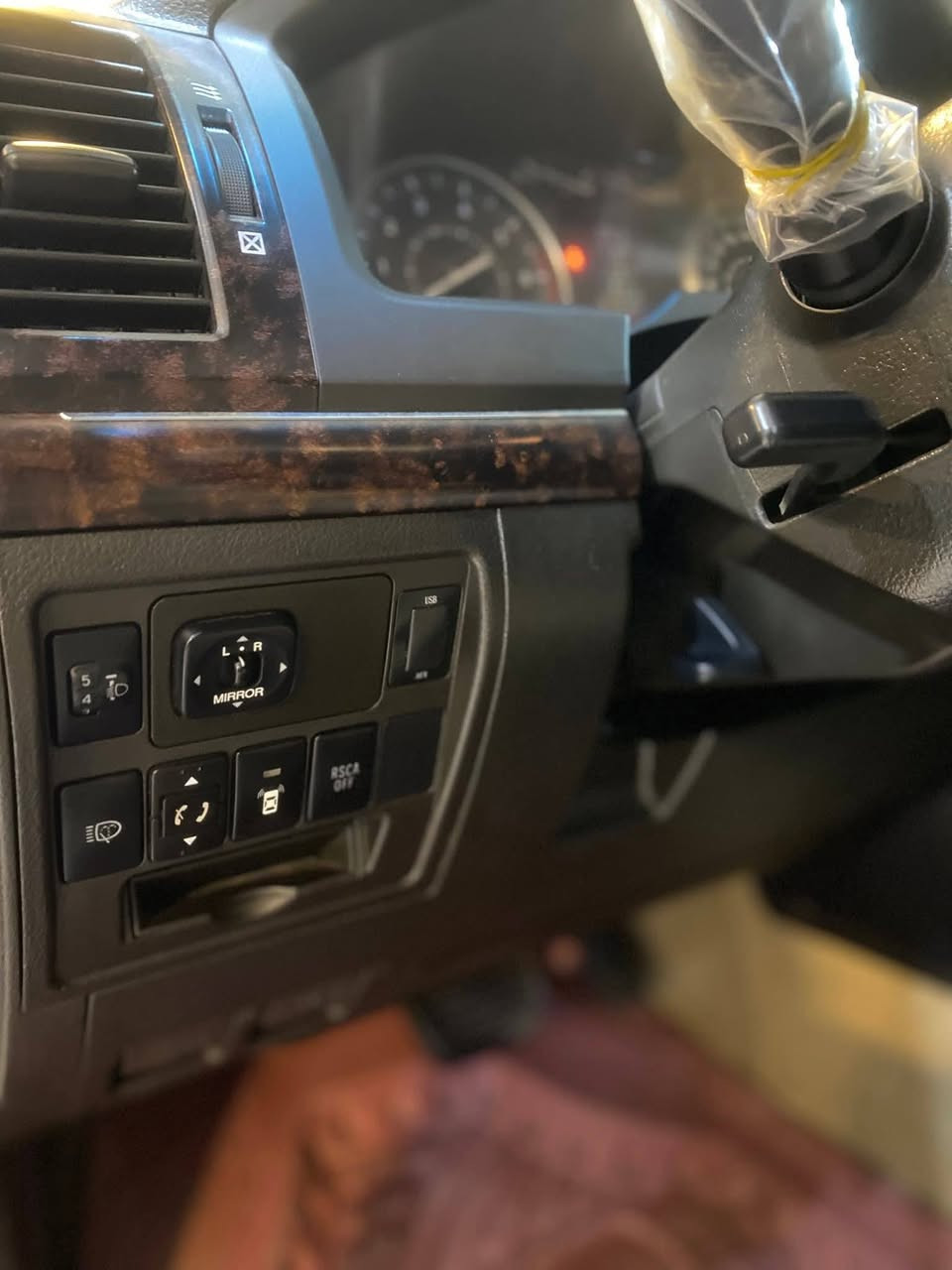 السعر (330))وبيها مجال
ستينيه اصل فول موصافات 1/1 

رقم بغداد  ألماني 

كفاله عامه من ضربه /وصبغ /وتبديل 

مواصفات GXR.i 

فتحة سلايت رؤف 

محرك 6سلندر وضع شركة 

بصمه + بصمه ابواب 

.7راكب                     

ثلاث قطع تبريد 

كشنات جلد بقلاوة 

كرسي كهرباء 

٨ ايرباك

تحكمات ستيرن 

فور ويل  

دشبول ليزري 

عتب ليزري 

ثلاجة 🧊

كامرة خلفيه

دفلوك ونضام زحف 

لايت زنون اصل 

لد آمامي

اشاير بلمري 

اشاير بلجاملغ

حساس امامي خلفي 

مكينة كفاله عامه لاتبخير لاتنقيص ولاصوت 

كير وضع الشركه مكفول كفاله عامه 

السيارة مكفوله كفاله عامه من ضربه وصبغ وتبديل

السعر (( ٣٣٠)) وبيها مجال 

مكاني النجف // للاتصال // ***********
