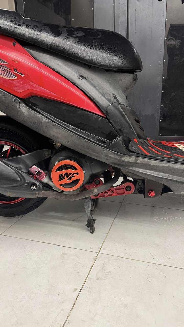 السلام عليكم دراجه ماكس عدله للبيع كفاله من السرقه مكيني بلادي 49اكلجات امامي +خلفي رياضي الدراجه ختم واحد العنوان بغداد الجديدة والرقم *********** السعر750 ‏وبيها مجال بسيط ￼￼
