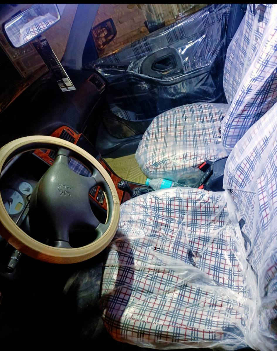 بيجو بارص مديل 12 رقم انكليزي نجف
 شاشة كار بلي 
تبريد ثلج تايرات جدد
 المكينة صارلها شهر من مجفتة ايشاكو اصلي 
وللتفاصيل اكثر اتصل ع الرقم:
*********** 
#السعر:42$  وبيها مجال
