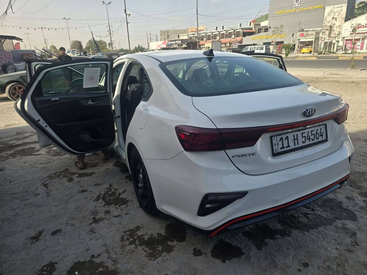 السلام عليكم كيا فورتي موديل 2019 حادثه جملغ وباب بدون ايرباك ماشيه118 الف نص فول محرك 2000 دوش  تخم تاير صدر كله جديد كامره دواره شاشه كار بلي رقم بغداد تحويل مباشر سنوي ل 30جاهزه من كلشي ليبل واحد سياره ماعده الجملغ سونار مرفق مع الصور السعر ب 128 وبيه مجال حك الجيه  العنوان بغداد الزعفرانية ***********
