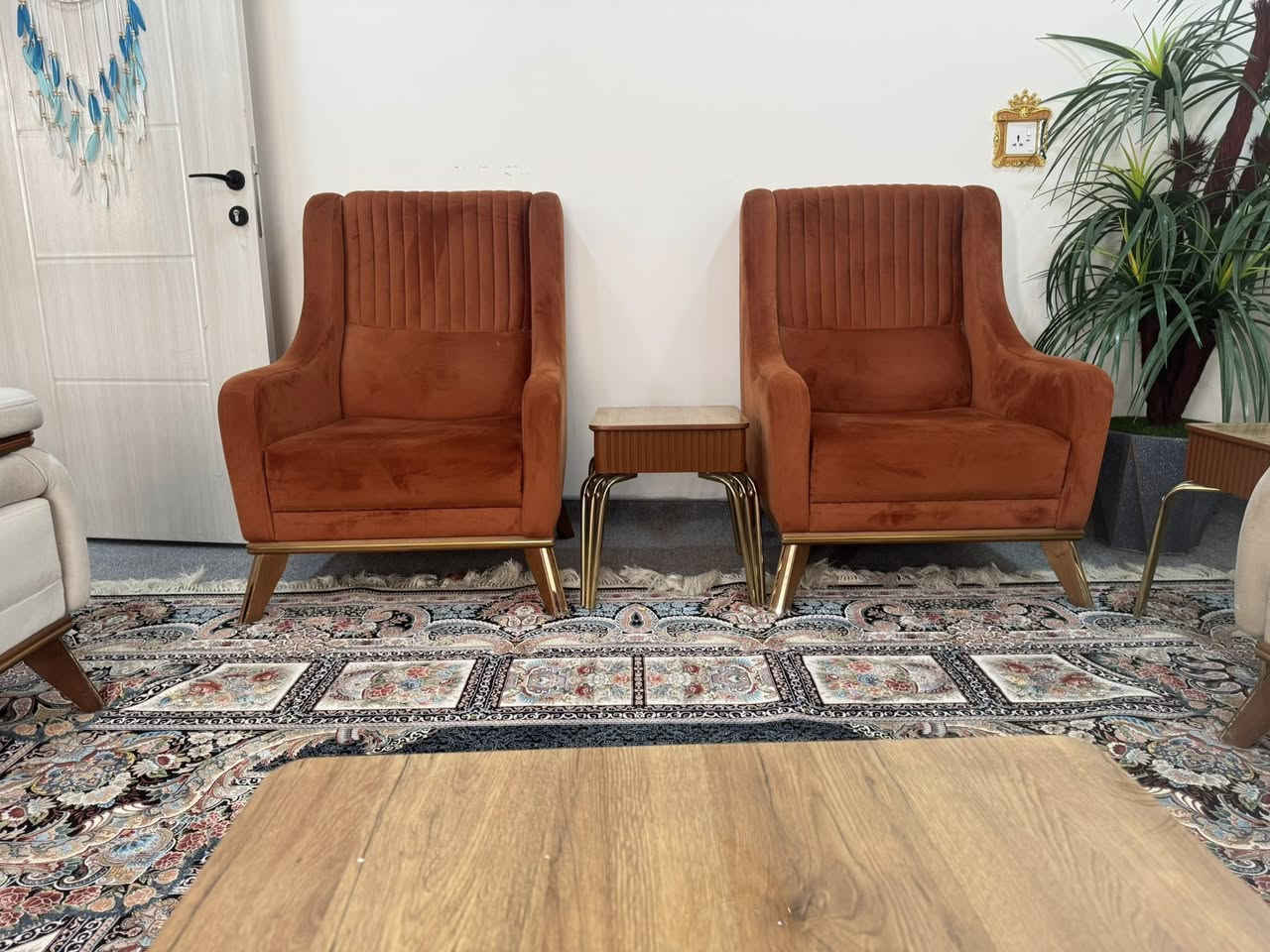 قه نه فه ي توركي (10) نه فري ده بيت به سيسته م
شتيكي راقي شتيكي زور پاك جوان بي عيب شتيكي
تايبت نأو نيشان كه لآر نأو مزاد خانه كونه كه پشت 
مكتب ليلا قاسم (پيشانكاي هاوكار زه نكنه) هه ر به ريزك
ويستي تليفون به كات به م ژماريه (***********)
