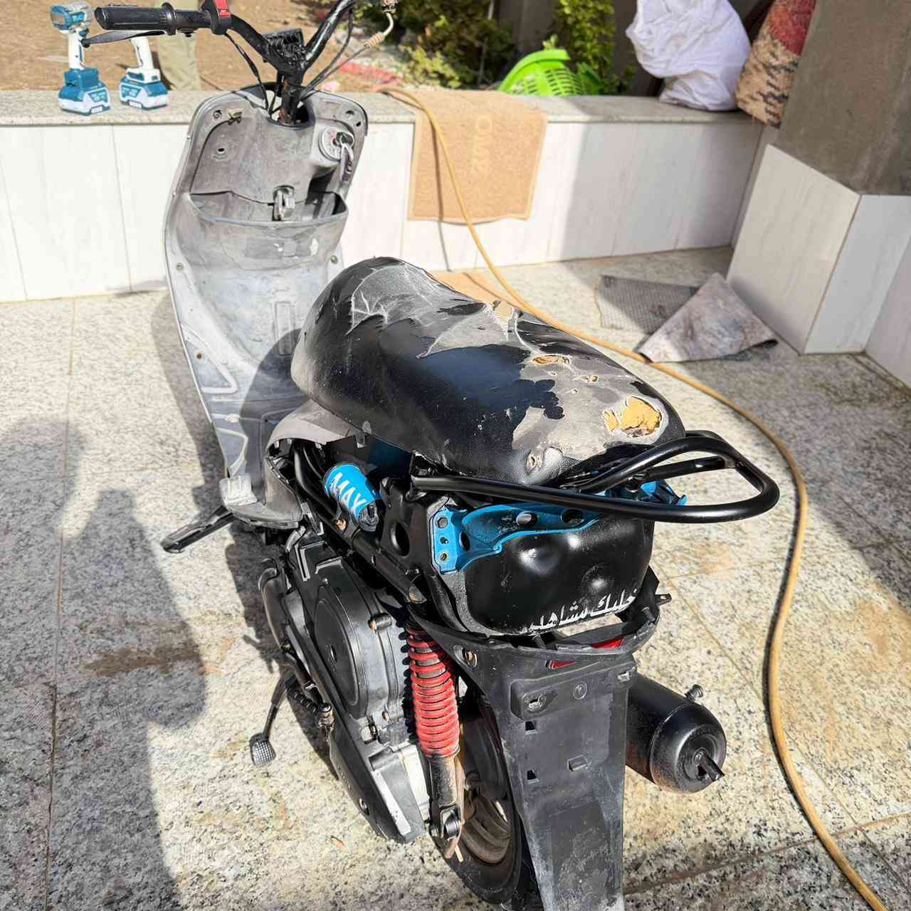 دراجه قجمة البيع 
دراجه كامله مابيه ايـ نقص 
السعر 400 ألف وبيه مجال قليل 
عنوان قضاء المدينه 
استفسار  ***********
