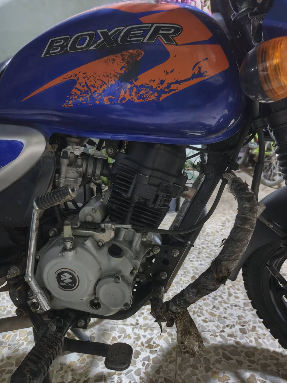 سلام عليكم دراجه بوكسر موديل ٢٢ للبيع الدراجه مجفته قبل شهرين المكينه خير من الله الدراجه ما بيها اي نقص بس الويل الخلفي بدايت بوربرين سايف او ما بي اي اعراض للعلم وصخه مسحتها بوصله علمود التصوير السعر مليونين ما متواجد فيس رقمي*********** مكاني الاامين الثانيه دراجه بسمي تحويل ثاني يوم
