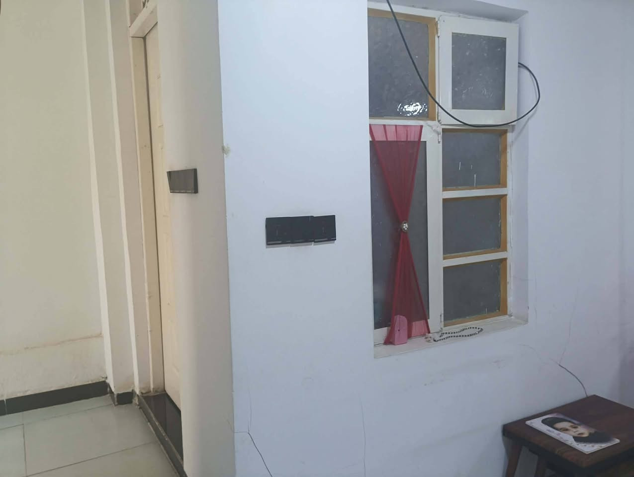 🏡 دار للبيع – الحي الصناعي
📍 خلف مصرف الرافدين مباشرة
المساحة / 110متر 
━━━━━━━━━━━━━━━
✨ تفاصيل الدار:
🛏️ غرفتين نوم
🛋️ صالة
🍽️ مطبخ
⬆️ غرفة بالطابق العلوي
🏗️ البناء نظيف ومرتب
🛣️ الشارع صب
📄 الطابو زراعي
━━━━━━━━━━━━━━━
📞 للاستفسار والاتصال:
***********
━━━━━━━━━━━━━━
