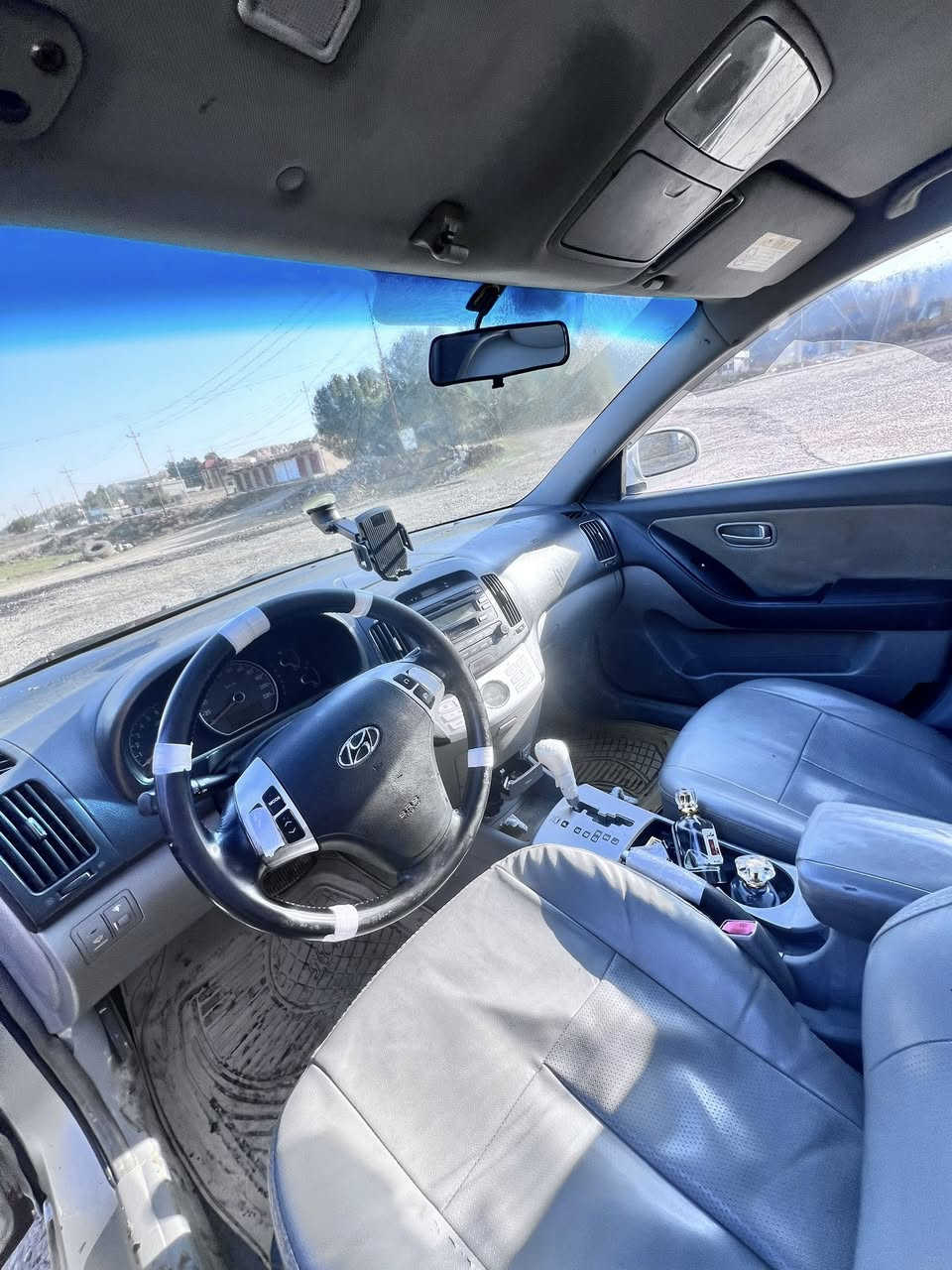 السلام عليكم ورحمة الله وبركاته
اڤانتي للبيع 
2010
شرط محرك گير
گشر سوف العين سياره جاهزه 
تخم تايرات جديد مكاني بيجي-الزوية 
السعر 39 وبيه مجال
***********
