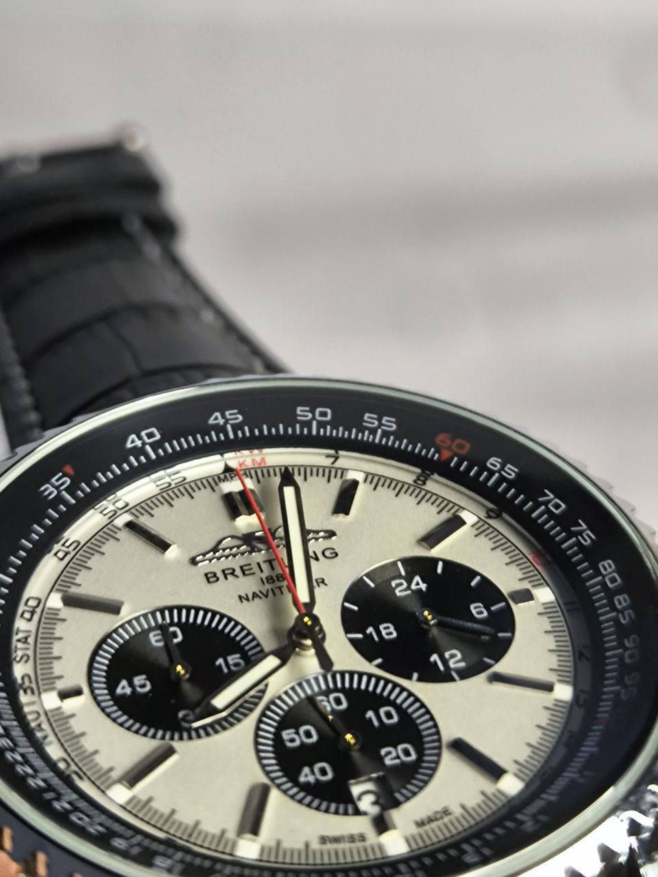 ساعة من ماركة برتلنغ Breitling
تحفة فنية 
مصممة للطيارين الحرفين والقباطن
مكينة كوارتز ستوبوج
جميع السناتر شغالة
ميناء مميزة مزودة بمنفذ تاريخ لامينوس اميال 
زجاج زفير مزرق 
رنك دوار 
جلد طبيعي 
الساعة مختمة بالكامل 

ملاحظة ؛- متوفر قطعة واحدة فقط 
السعر : 35 ع اول تم
 للحجز والاستفسار يرجى مراسلة الصفحه


**إذا كنت صاحب هذا الإعلان وتريد حذفه لأي سبب، رجاءا أرسل رسالة إلى الدعم الفني**