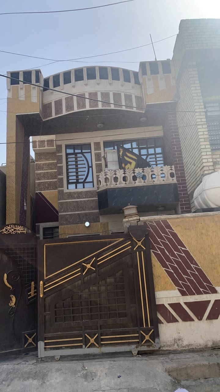 الدار للبيع مساحه 120 متر واجهه 5 ونص ونزال 25 / العنوان الامين النواب قرب حسينه امام المهدي البيت يحتوي على كراج +استقبال + صاله + مطبخ حار بارد +حمام / الطابق الثاني يحتوي على 3 غرف نوم + حمام + بيتونه + سطحين🏠/***********
