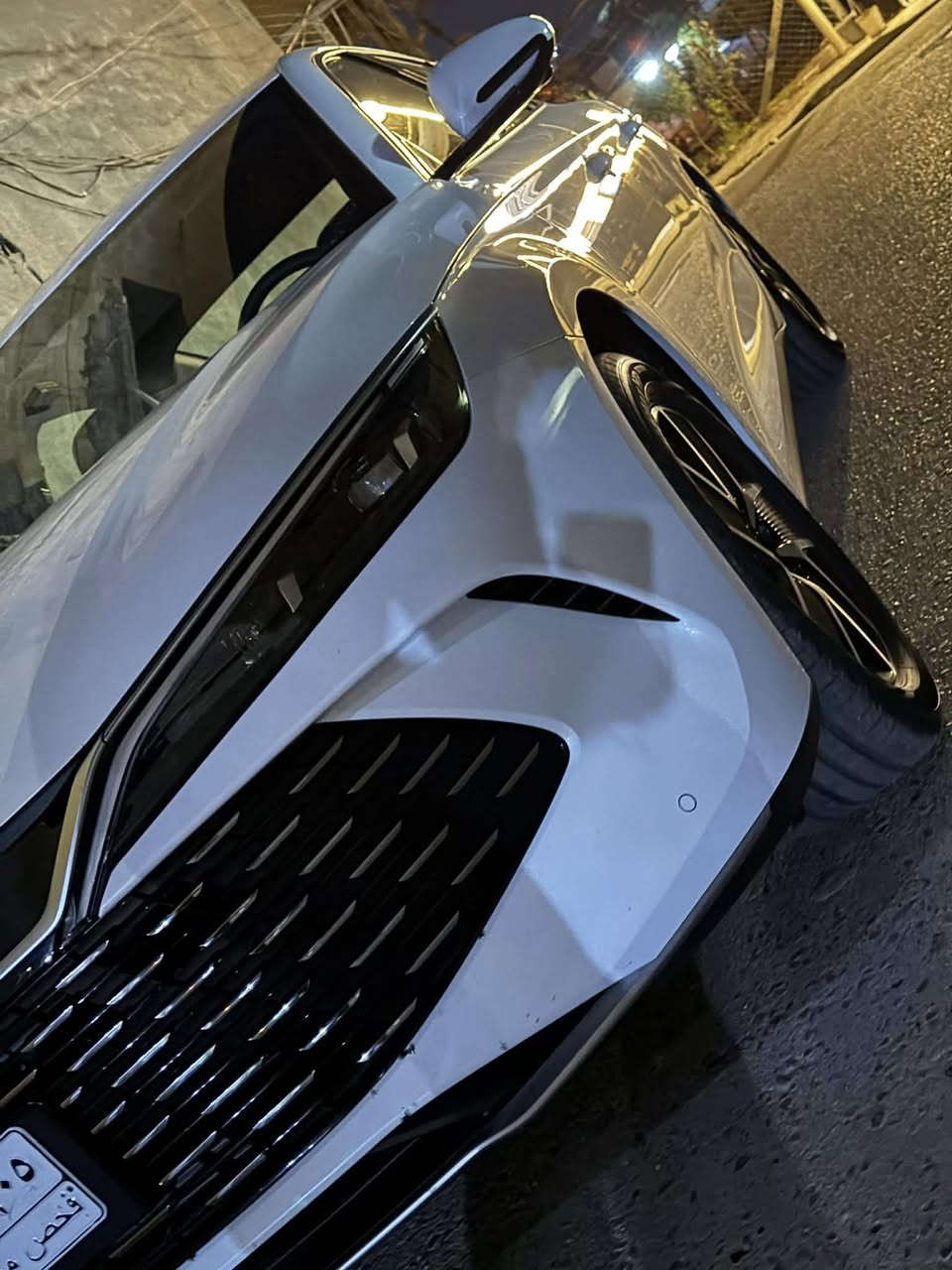 السلام عليكم للبيع بي واي دي كن Lموديل 2024حساسات امامي خلفي 4 كامرات داخل زيتوني ويل كب كروم لون ابيض صدفي ماشيه الف زيرووو 
الاستفسار الاتصال  ‭
***********
مكان السيارة بغداد ‬
السعر 22 مليون وبيها مجال
