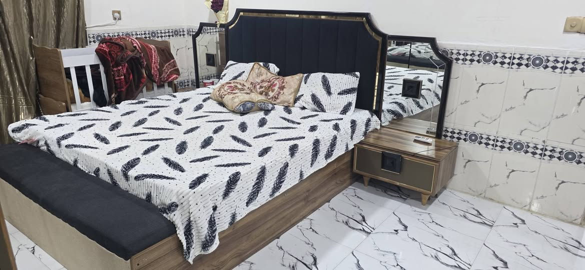 سلام عليكم غرفة للبيع النوع تركي عنوان بابل فرع الامام السعر 600الف ***********
***********
