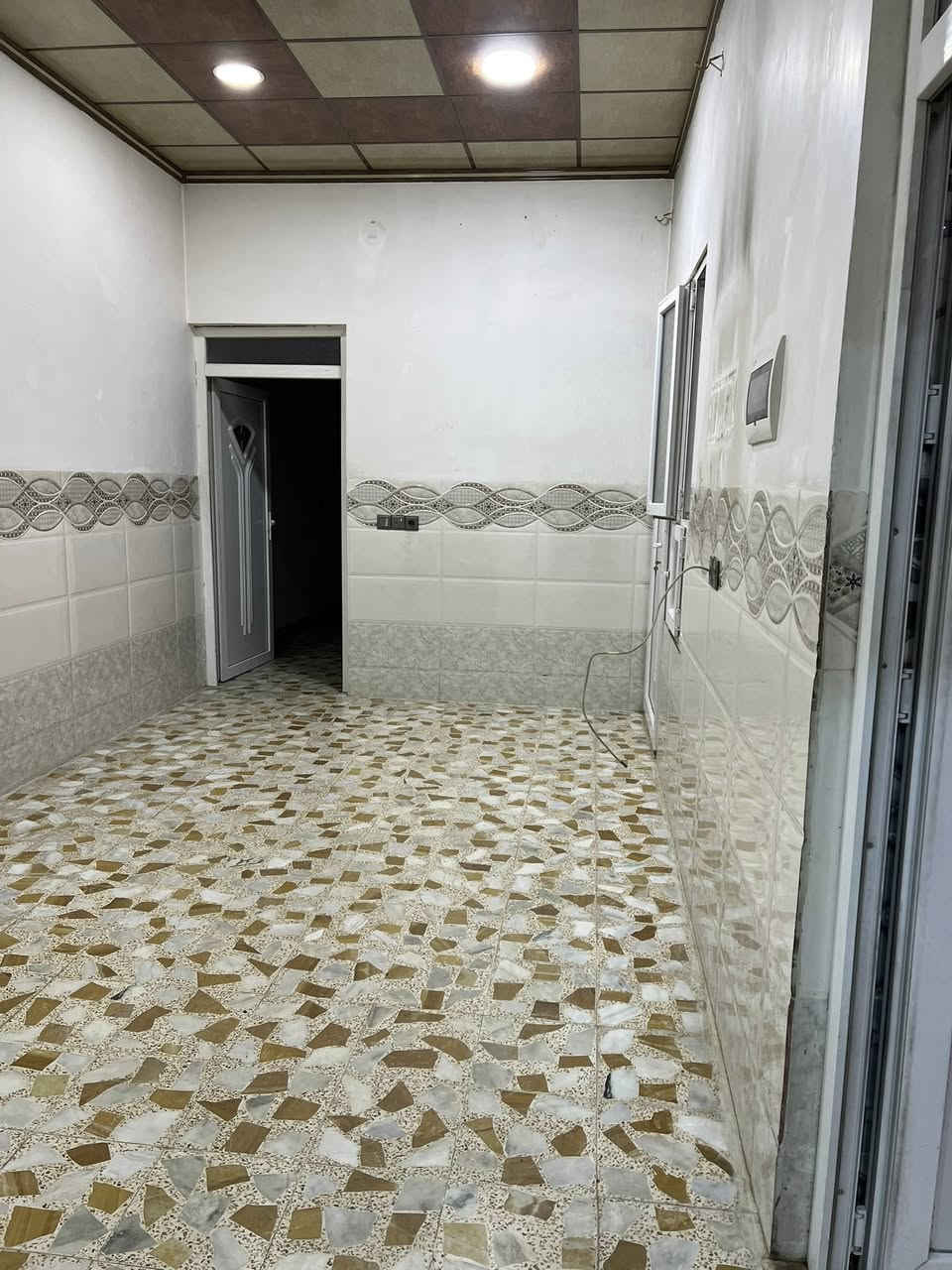 بيت اجار حي السماح قرب مستوصف كوكجلي متكون من 3 غرف نوم واستقبال وطابق ثاني وصحيات البيت نضيف بناء حديث للتوصل ***********
