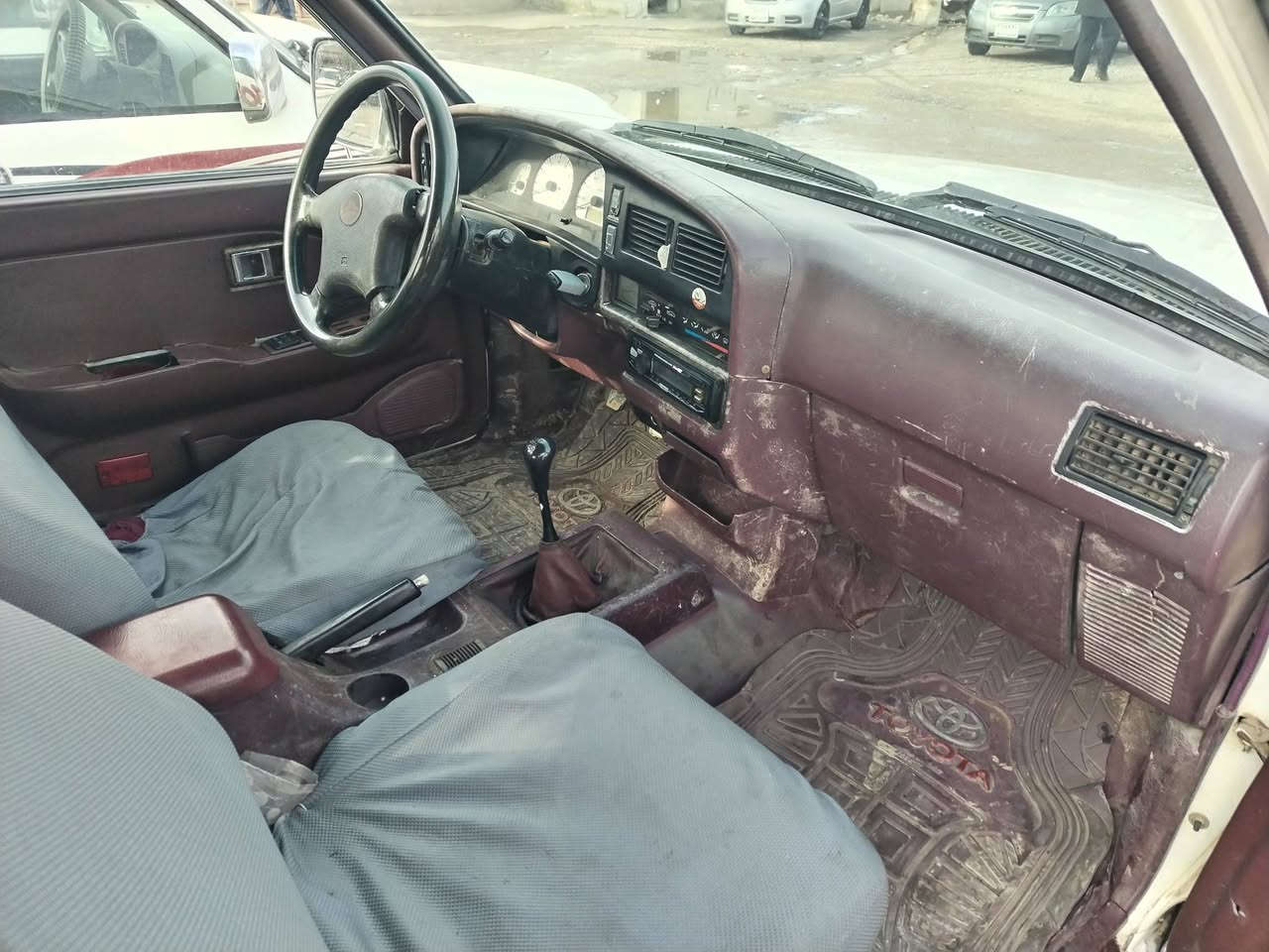 ت..***********
دێر مودێل 2006 کاپرێتە مەنەفێس ئەسل
 گێڕ مکینە اکسل شرت دوو پارچەی سبغە خایسی نیە سعری 26 وەرەقە شوێن ڕوڤیا    قفل  قفل 24
