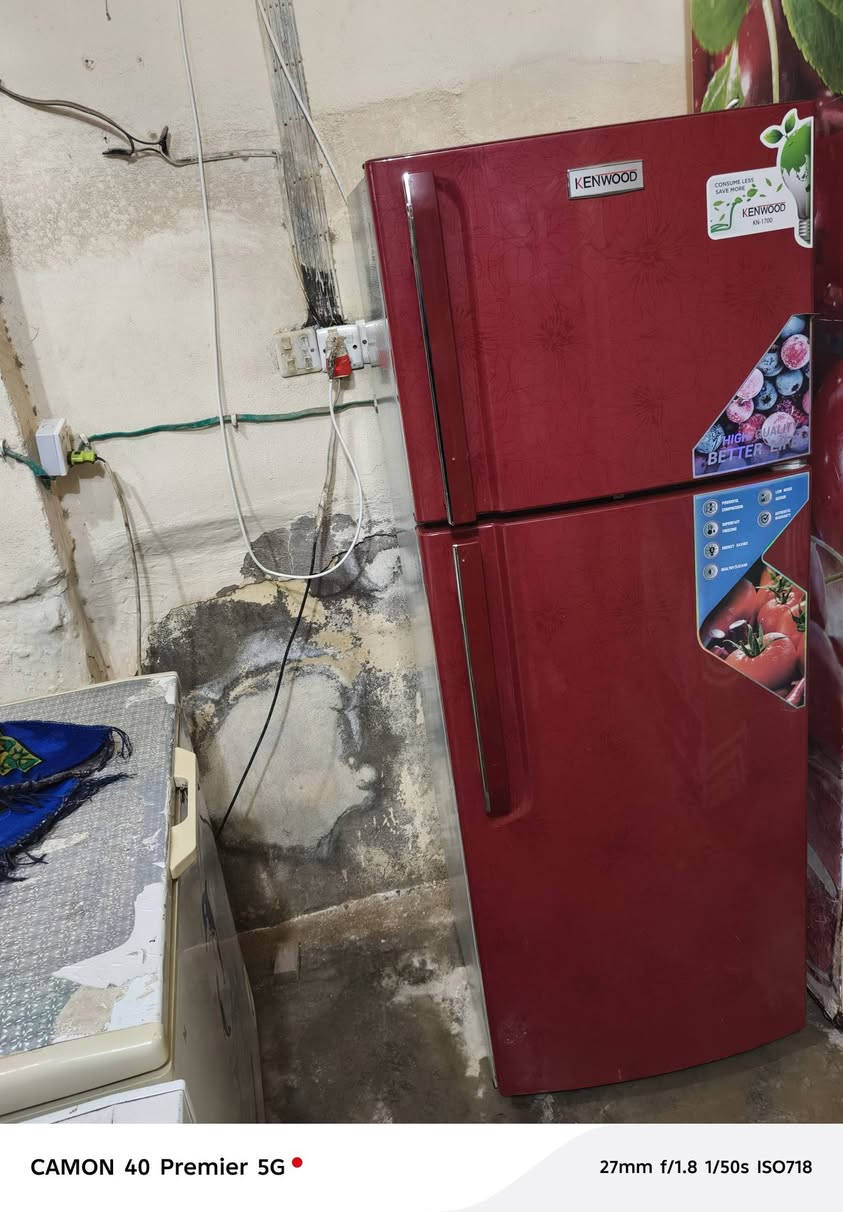 ثلاجه بعده جديده ستخدام شهرين للبيع السعر270 وبيه مجال للاستفسار والتواصل ‏‪***********‬‏
