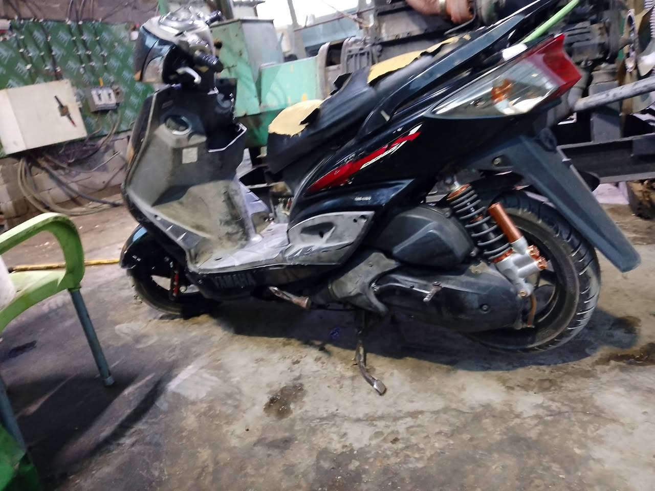 دراجه سكنز فحل مفتوح مره واحده فقط السعر 700وبيهه مجال مكاني حله نادر الثانيه متواجد واستاب وفيس فقط الرقم ***********
