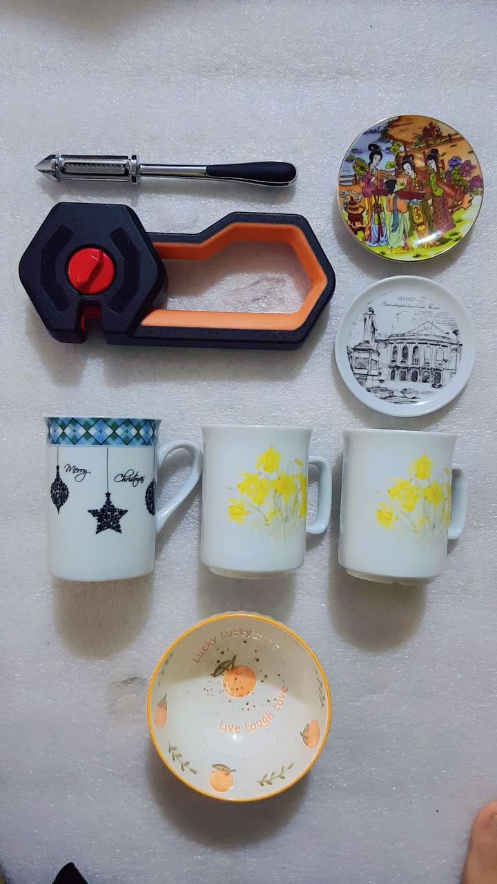 اغراض بالة كلهم بخمسة 5 الاف
3 اكواب 3 صحون مستحد سكاكين 6 اوجه مختلفه مقشارة وجهين


**إذا كنت صاحب هذا الإعلان وتريد حذفه لأي سبب، رجاءا أرسل رسالة إلى الدعم الفني**