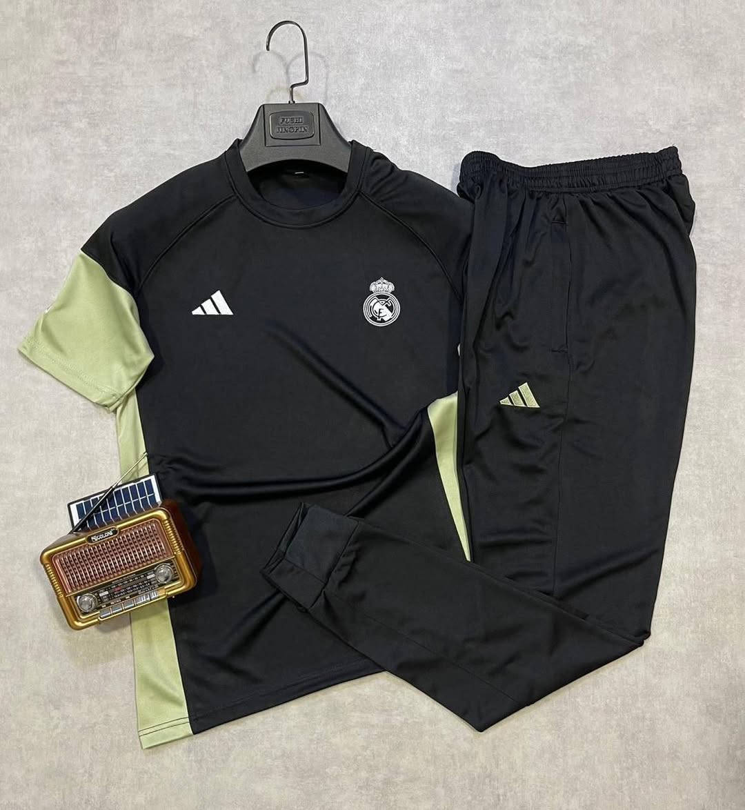 تراك رجالي صيني ستن تايلندي اصلي خامه درجه اولى
القياس 
L/2xl
الشد 16قطعه ب//168الف


**إذا كنت صاحب هذا الإعلان وتريد حذفه لأي سبب، رجاءا أرسل رسالة إلى الدعم الفني**