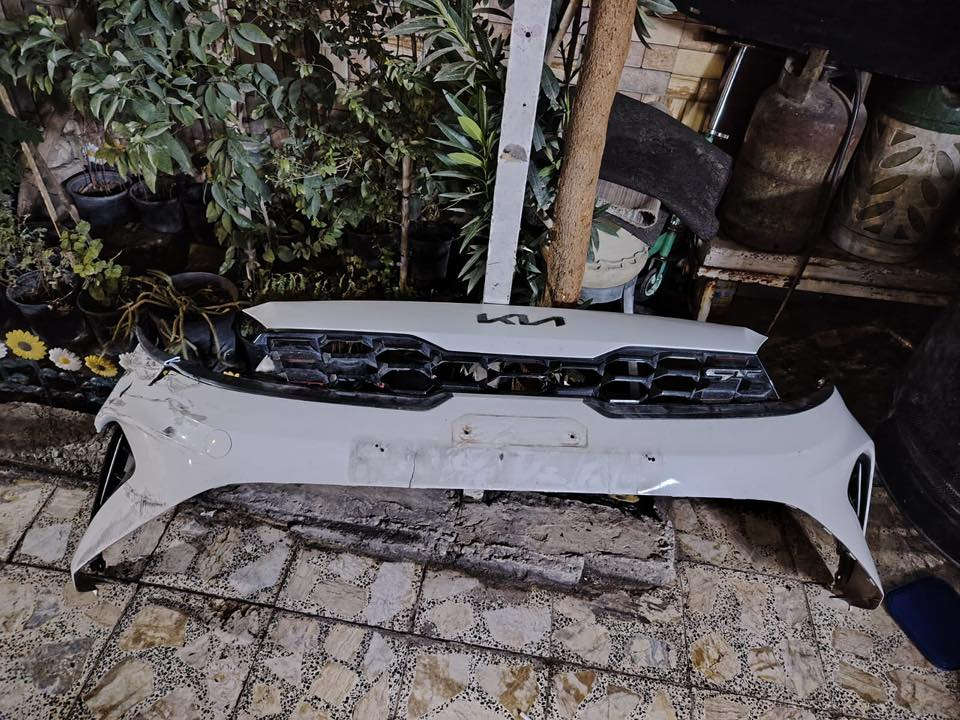 دعاميه فورتي GT 2023 بيها كسر من الجانب الأيمن رقم الهاتف ***********
