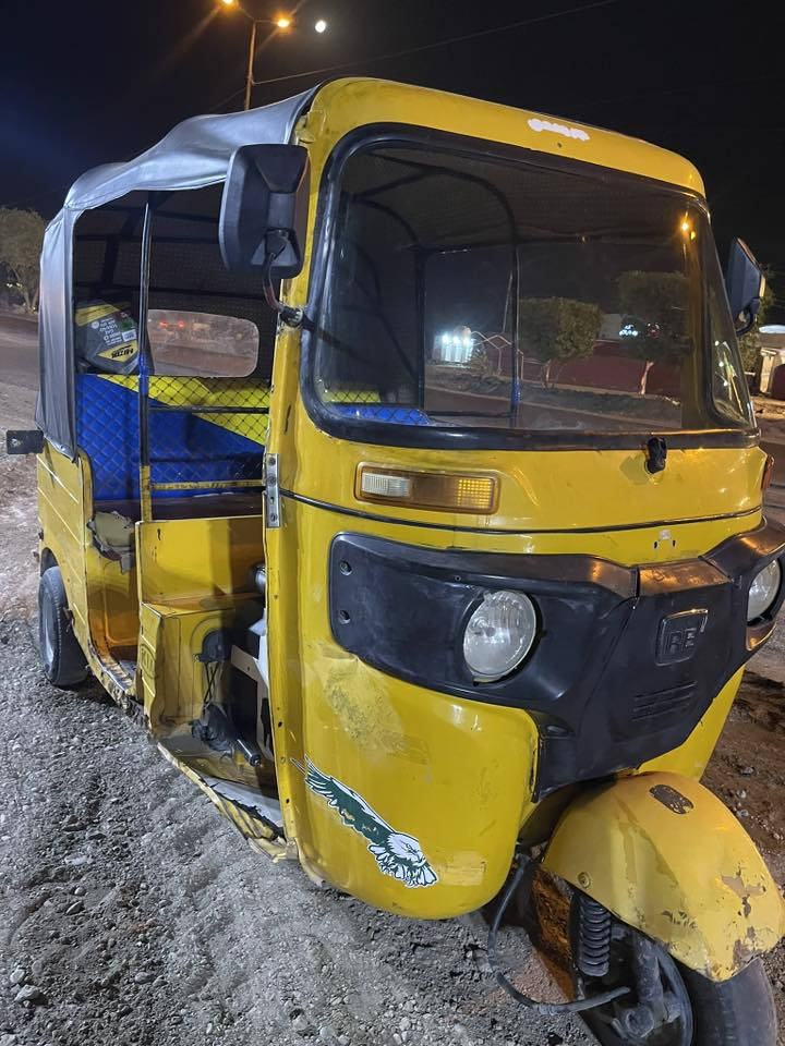 السلام عليكم تكتك للبيع 2018 شهر 11 اوراق كامله بيها خياسات ومكينه تنقص السعر 1900 وبيها مجال مكاني  الزعفرانيه ***********
