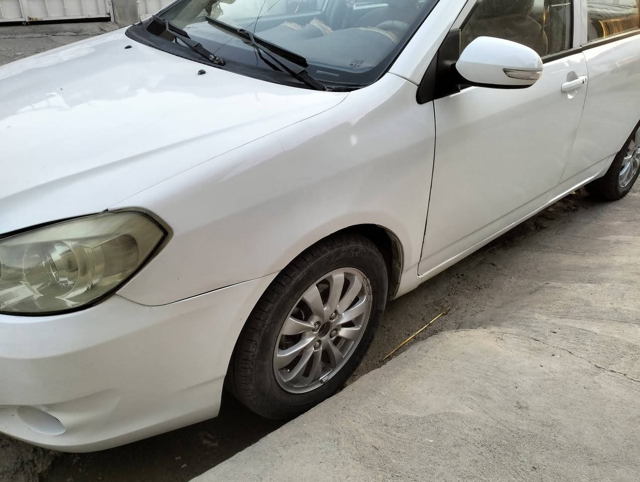 byd 2013 j3
بەناوی خوای گەورە
ئەم سەیارە بۆ فرۆشتن گێڕو مەکینە بیلاد بەشەرت
موس و بڕاوە نییە
کامل کارەبایی ئیش دەکات
تەبرید  گەرمی ئیش دەکات
بەسمەیە ، abs  ،پاوەرە
تازە هایدرۆلیکی  گۆڕاوە
پێشی کامل داگیراوە
تەقەوڕەقەی سفرەنیەتی
کارتی جنوبی لەگەڵە
شــــوێن :قەڵادزێ
ژ.مۆبایل    ***********
***********
  نرخ  ٣٥  گەڵا و موعامەلە
