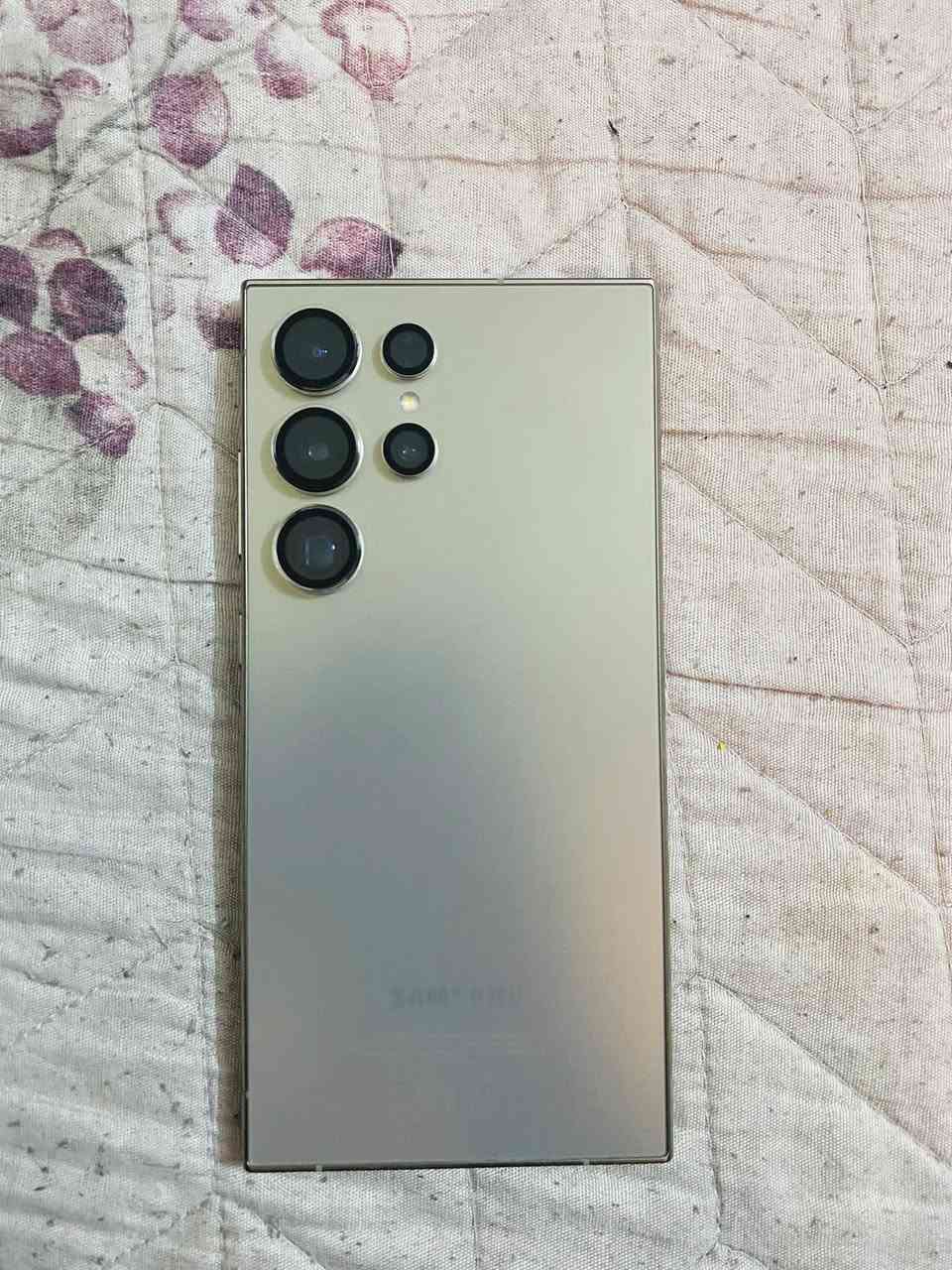 السلام عليكم للبيع جهاز s24 الترا ذاكرة 256جهاز نظيف جدا مستخدم للاتصال فقط نظافة 100٪ بعد داخل ضمان شركة جبال سعر قفل 950  مع كامل الملحقات وكارتونه رجاءا المو شراي لا يتصل للاستفسار ع الرقم ***********
