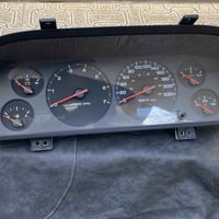 عداد سرعه جيب شيروكي تفصيخ اصلي  كلش نضيفه واضحه بلصوره سعر 80الف رقم:...